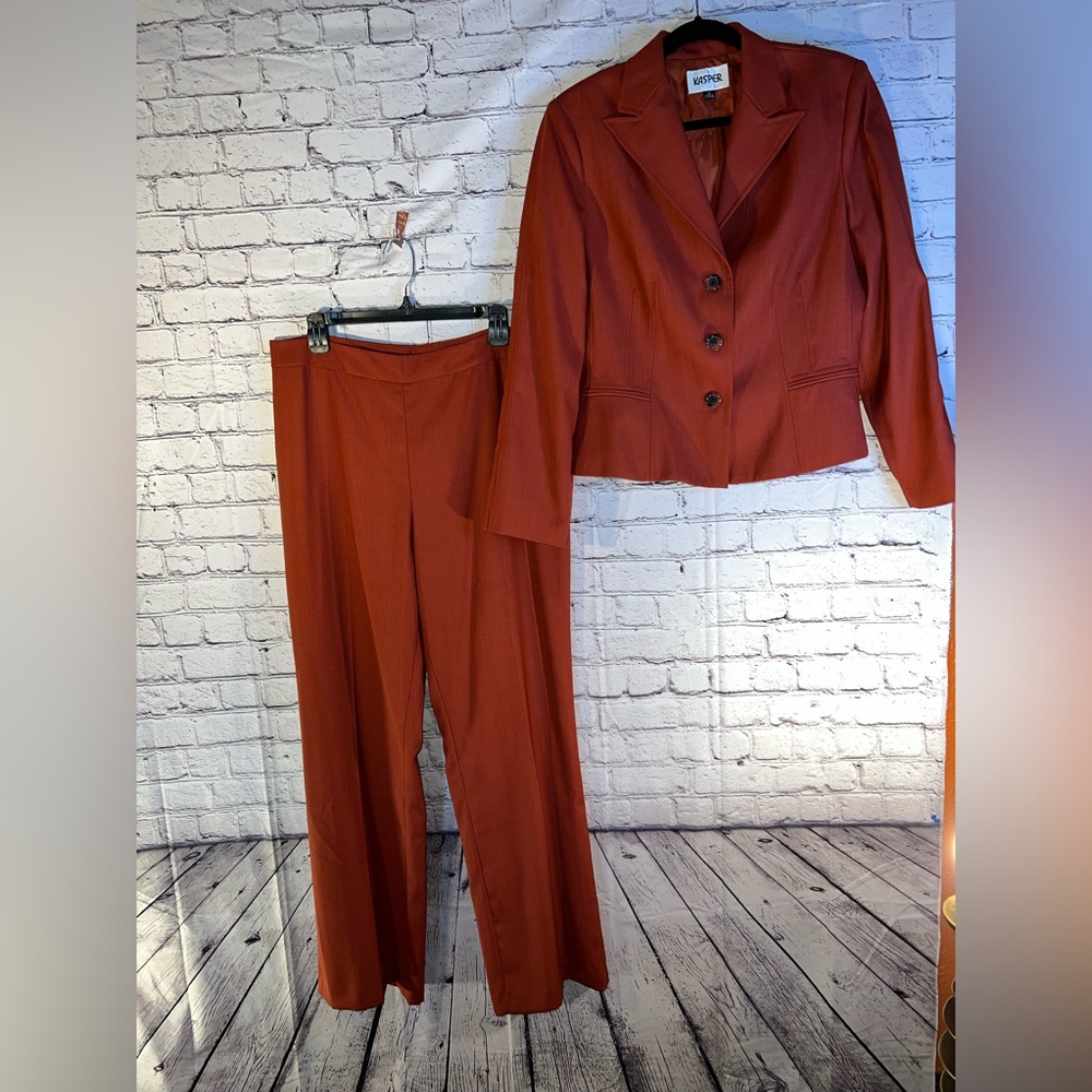KASPER. Ladies rust color 2-piece pants and jacket suit. Size 12